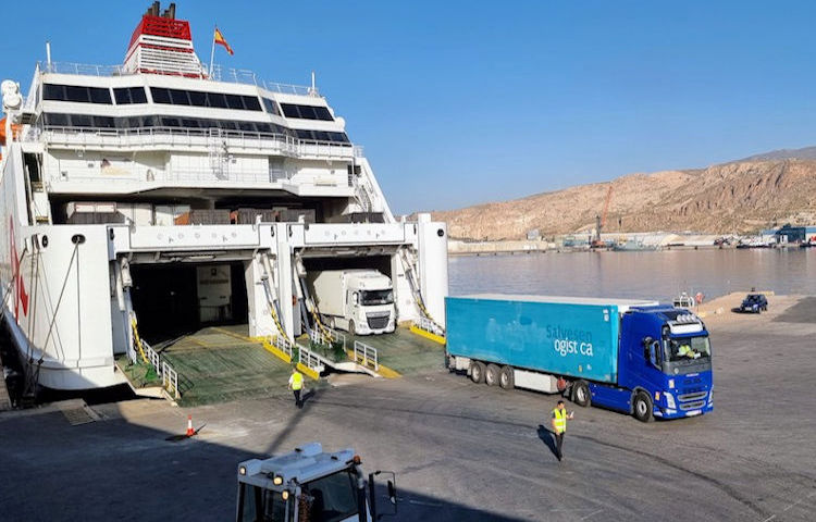 camion-barco-puerto-almeria-750-25